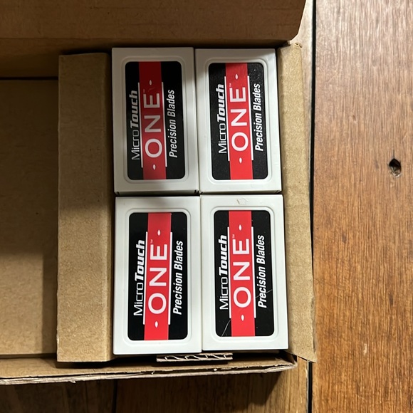 Micro Touch One razor and 24 blades - Picture 5 of 6